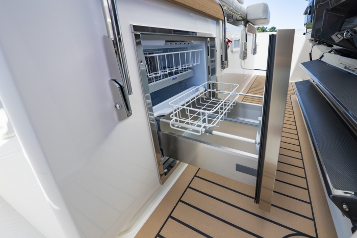 Tiara Yachts 38 LS | Helm refrigeration unit