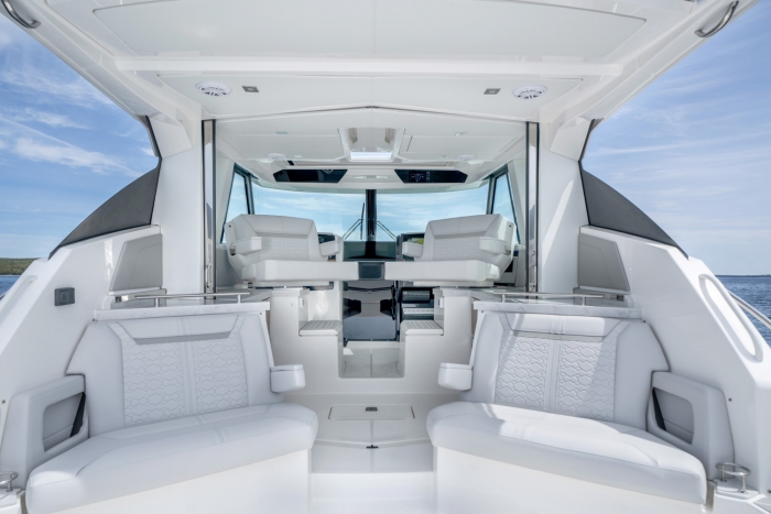 Tiara Yachts 43 LE | Aft and Mid Cockpit
