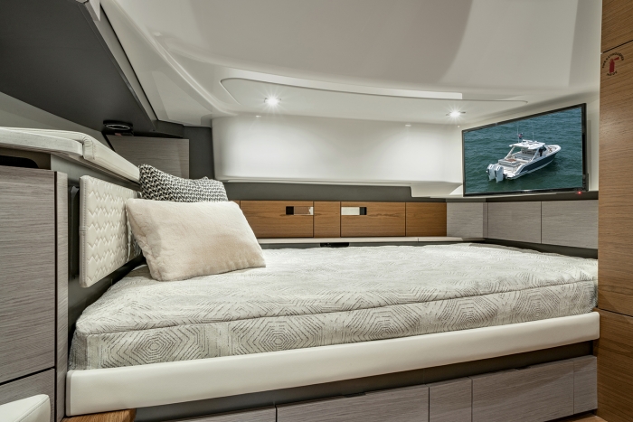 Tiara Yachts 43 LS | Fabric Package: Night Sky