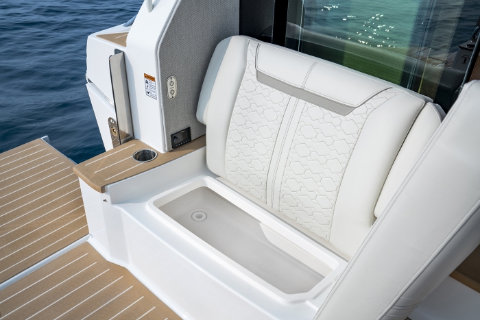Tiara Yachts 48 LE | Aft Facing Seating with Insulated Cooler Box