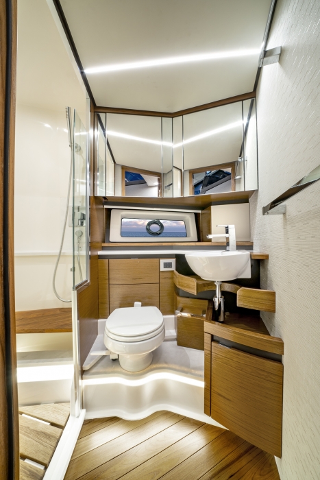 Tiara Yachts 48 LE | Day head with shower