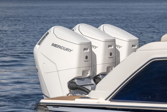 Tiara yachts 48 LS | Propulsion Package: Triple Mercury 600 Verado V12