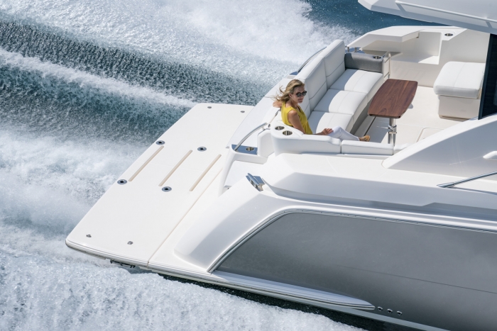 Tiara Yachts 49 Coupe | Transom