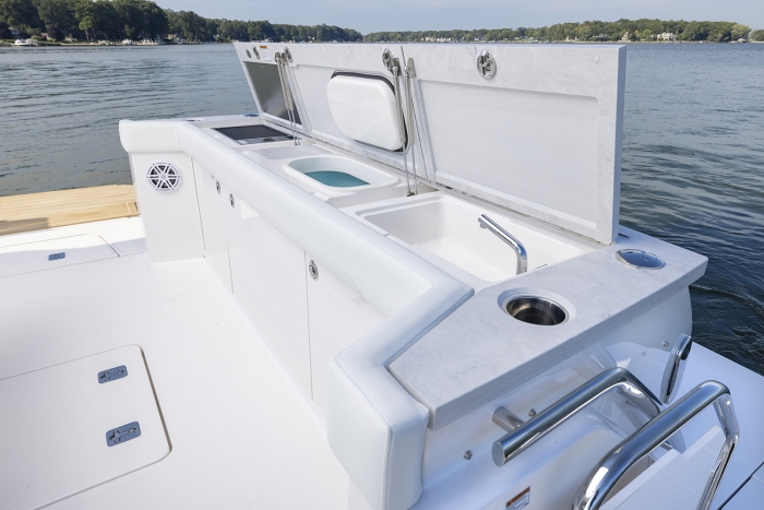Tiara Yachts EX 60 | Adventure Module 