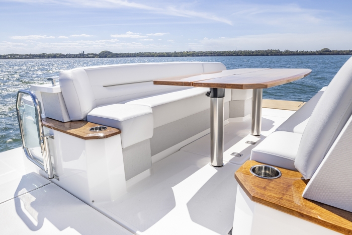 Tiara Yachts EX 54 | Aft Cockpit Lounge Module