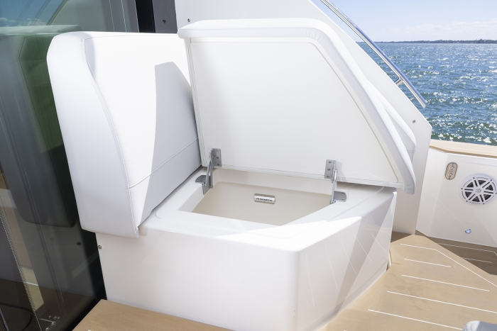 Tiara Yachts EX 54 | Starboard Midcockpit Seat Storage