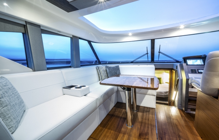 Tiara Yachts 44 Coupe | Upholstery Package: Lighthouse White