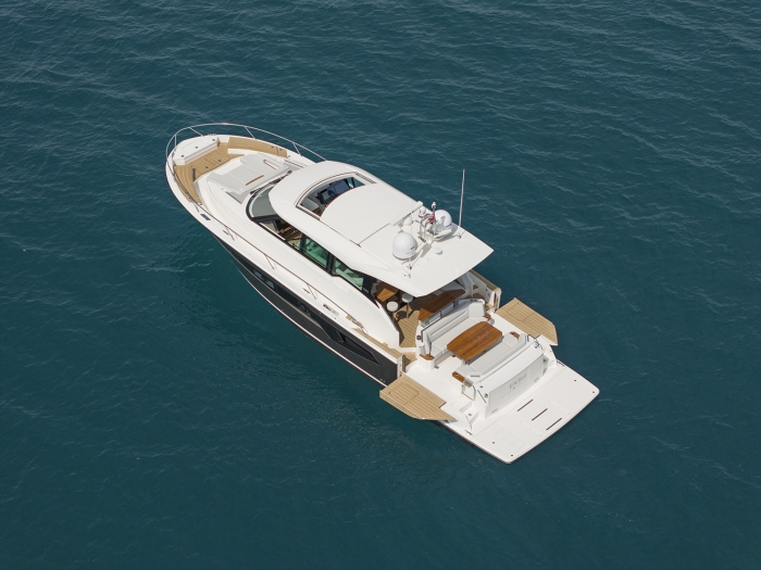 Tiara Yachts EX 54 | View from Above with Terrace Deployed