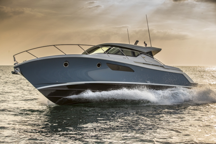 Tiara Yachts 44 Coupe |Hull Color: Patriotic Blue