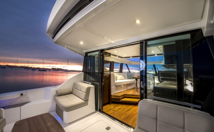 Tiara Yachts 44 Coupe | Aft cockpit and salon