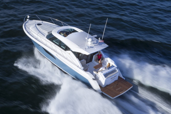 Tiara Yachts 44 Coupe | Hull Color: Patriotic Blue