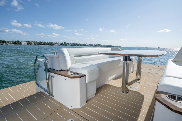 Tiara Yachts EX 60 | Forward Facing Lounge