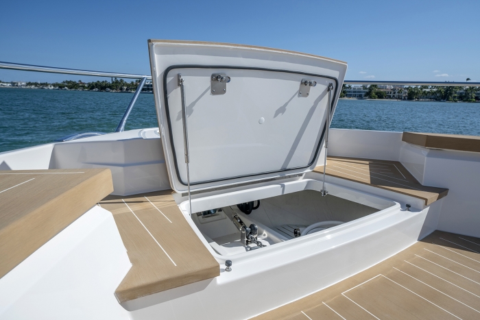 Tiara Yachts EX 60 | Bow storage
