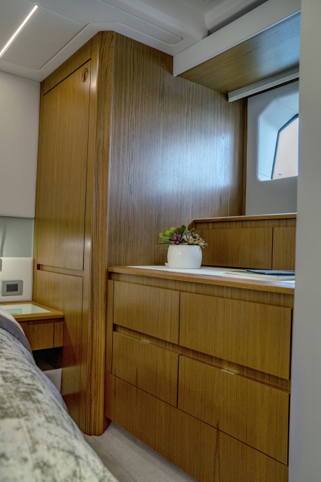 Tiara Yachts EX 60 | Portside Dresser Storage