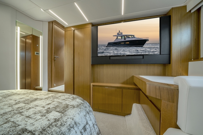 Tiara Yachts EX 60 | Owner's Stateroom 50