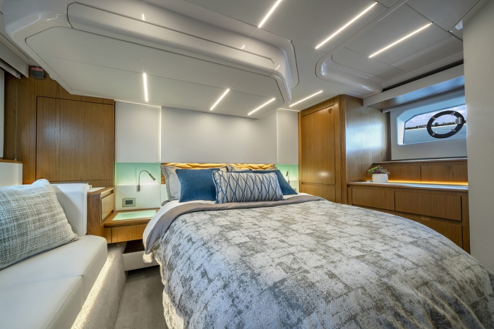 Tiara Yachts EX 60 | Owner's Stateroom