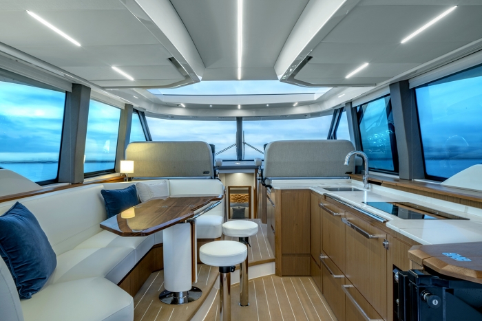Tiara Yachts EX 60 | Upholstery Package: Lighthouse White
