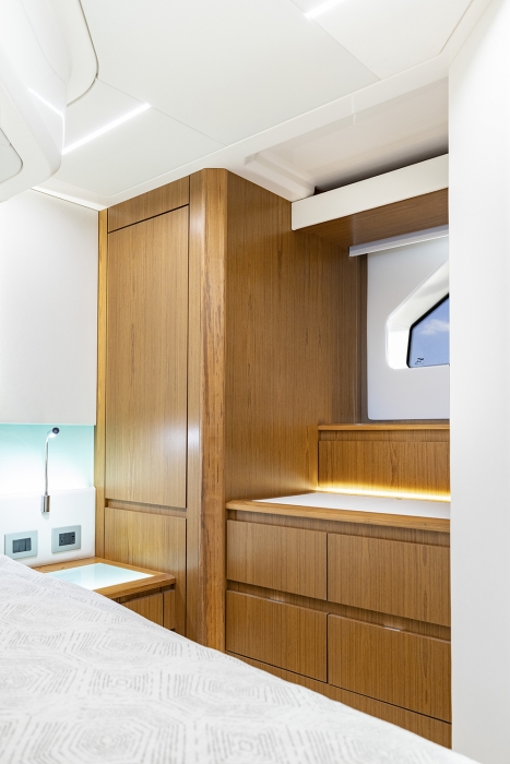 Tiara Yachts EX 54 | Owner's Stateroom Storage