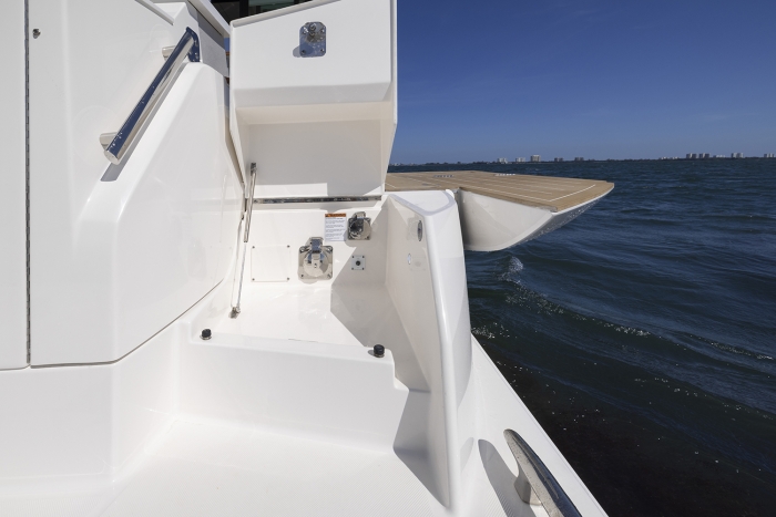 Tiara Yachts EX 54 | Shorepower and Washdowns