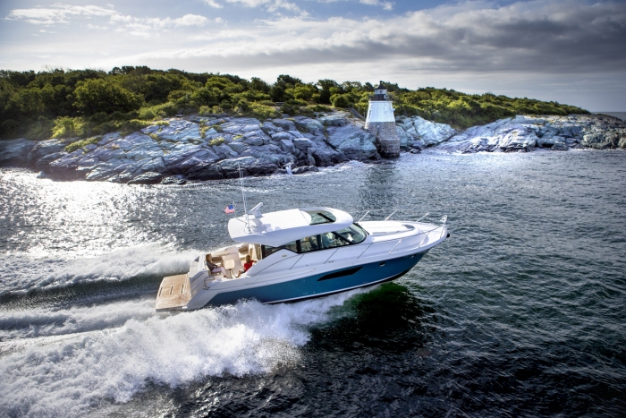 Tiara Yachts 44 Coupe | Hull Color: Patriotic Blue