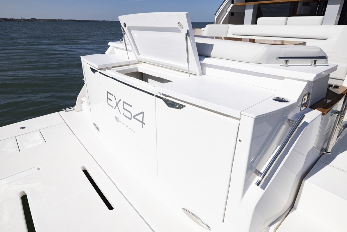 Tiara Yachts EX 54 | Trunk Day Access Hatch