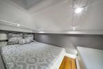 43 LE VIP Stateroom Berth and Settee